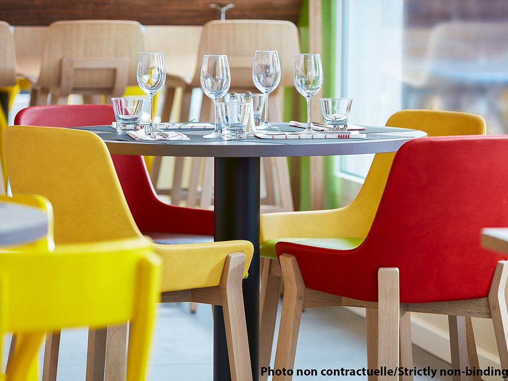Ibis Styles Bucharest Airport Hotel Otopeni Exterior foto