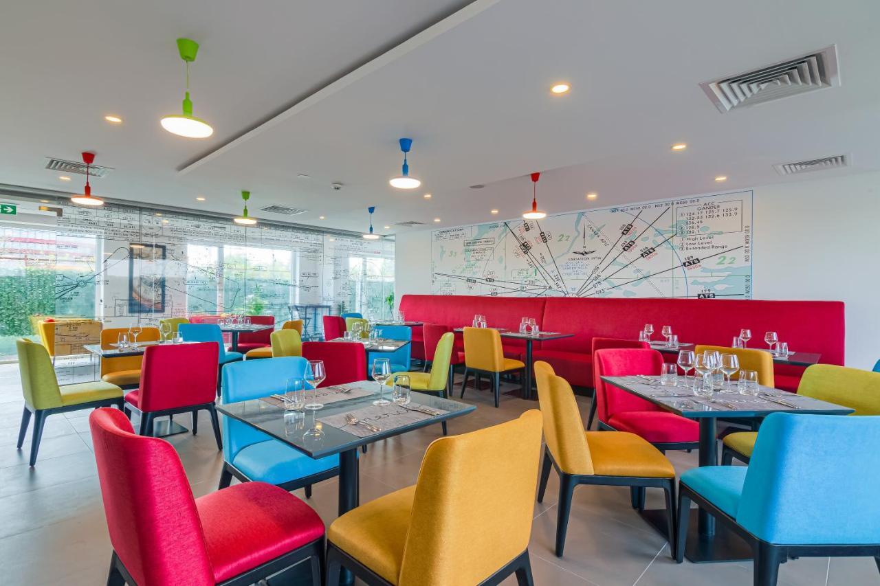 Ibis Styles Bucharest Airport Hotel Otopeni Exterior foto