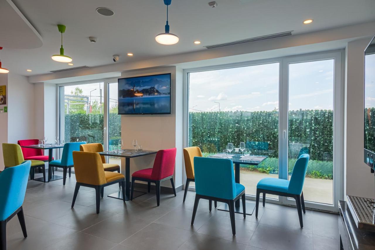 Ibis Styles Bucharest Airport Hotel Otopeni Exterior foto