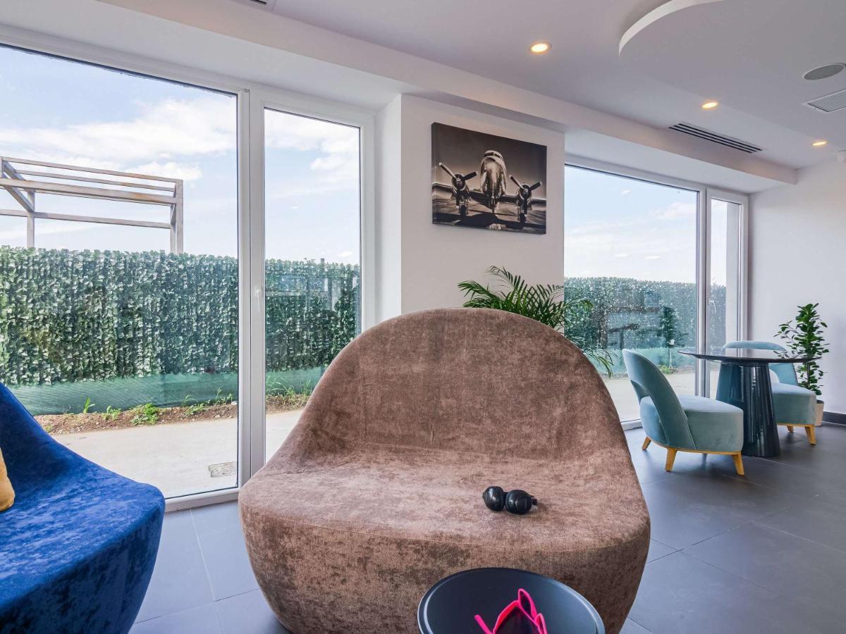 Ibis Styles Bucharest Airport Hotel Otopeni Exterior foto